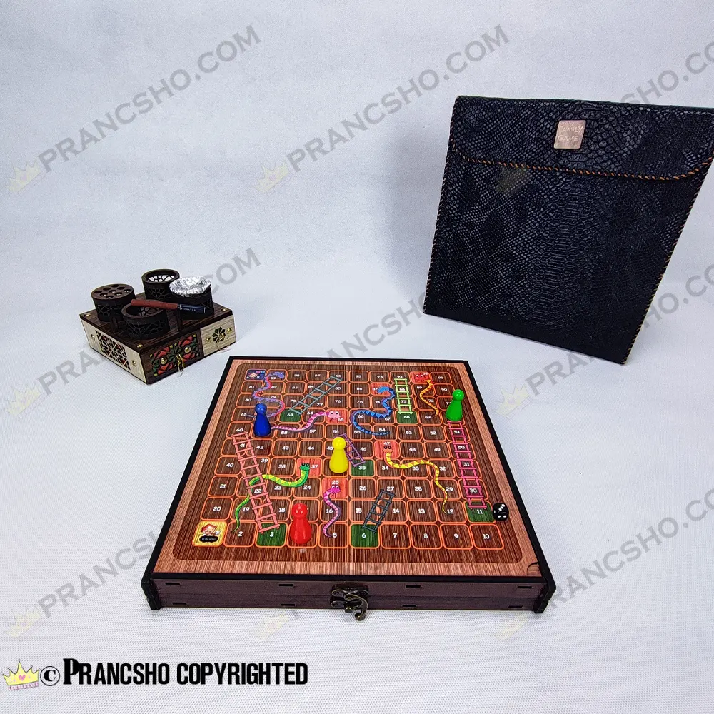 مجموعه بازی های مسافرتی باکس چوبی با کیف چرمی و زیر سیگاری سنتی