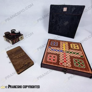 مجموعه بازی های مسافرتی باکس چوبی با کیف چرمی و زیر سیگاری سنتی و تخته نرد و منچ مسافرتی