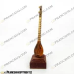 دکوری ساز سه‌تار چوبی ایستاده با پایه