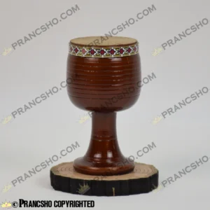 دکوری ساز تنبک چوبی کوچک با پایه چوبی طرح هخامنش